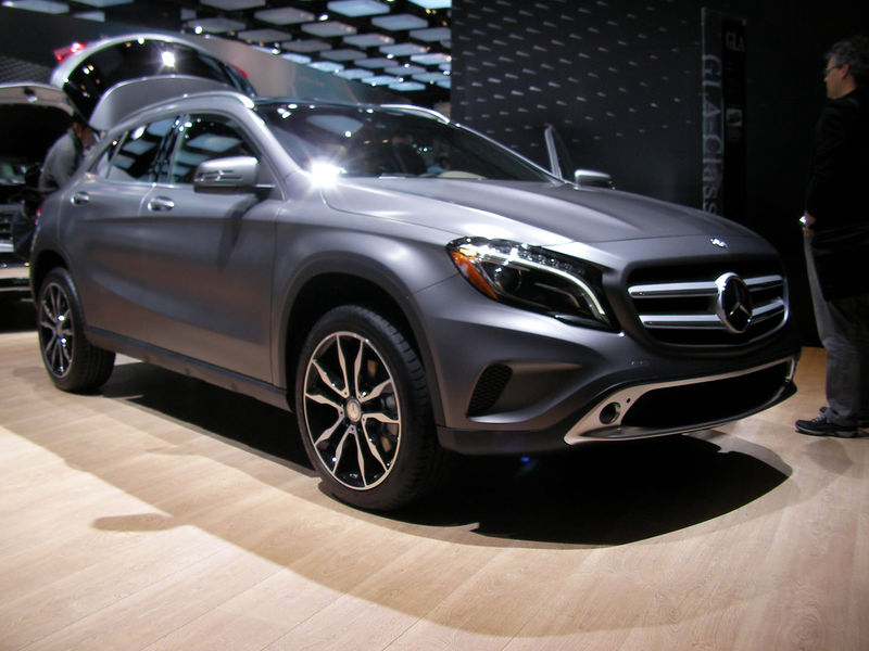 Plik:Merc GLA250 -0497.jpg