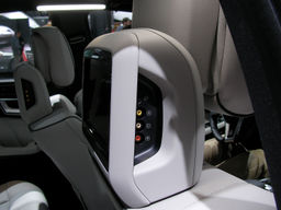 Merc E 400 -0460.jpg