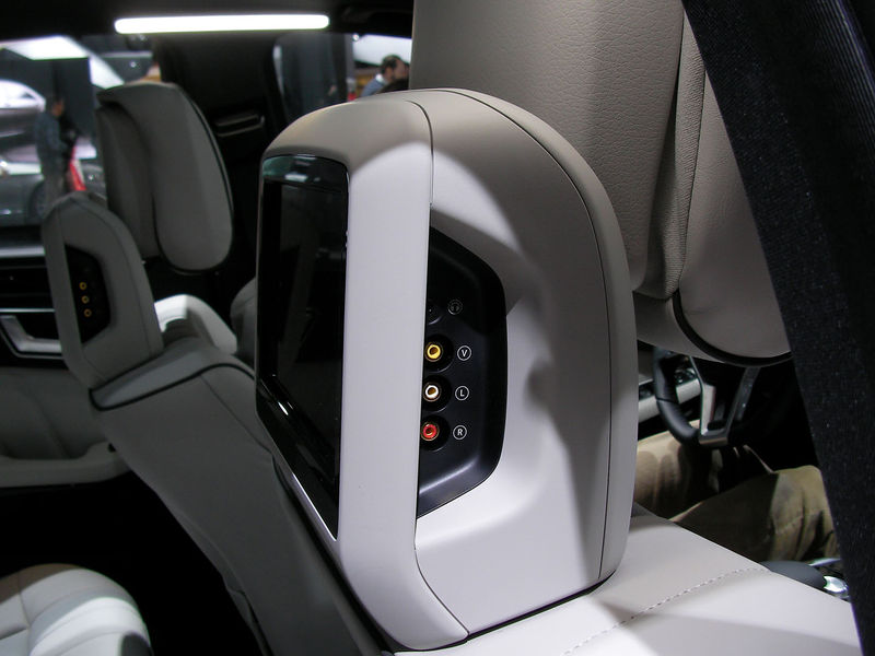 Plik:Merc E 400 -0460.jpg