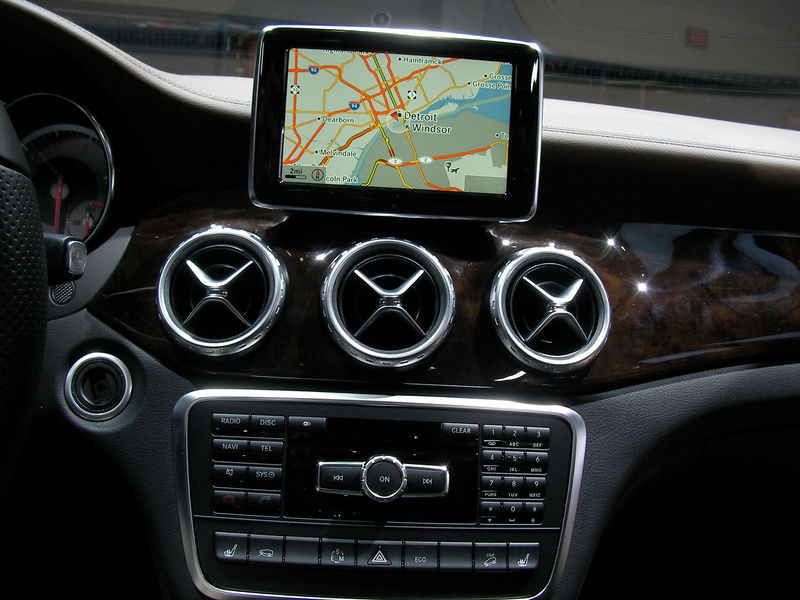 Plik:Merc GLA250 -0502.jpg