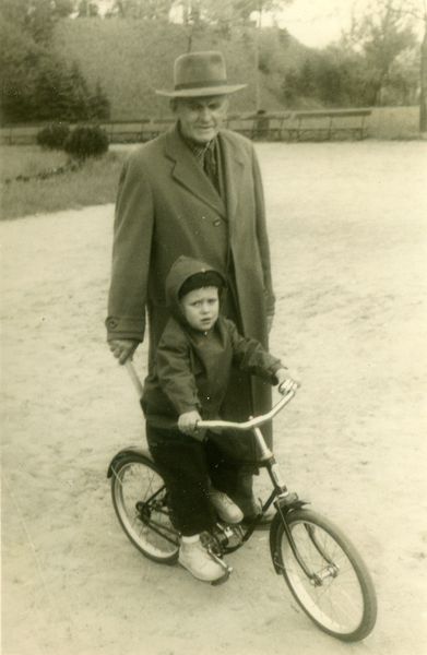 Plik:Ja, Dziadek, Bobo-cro2.jpg